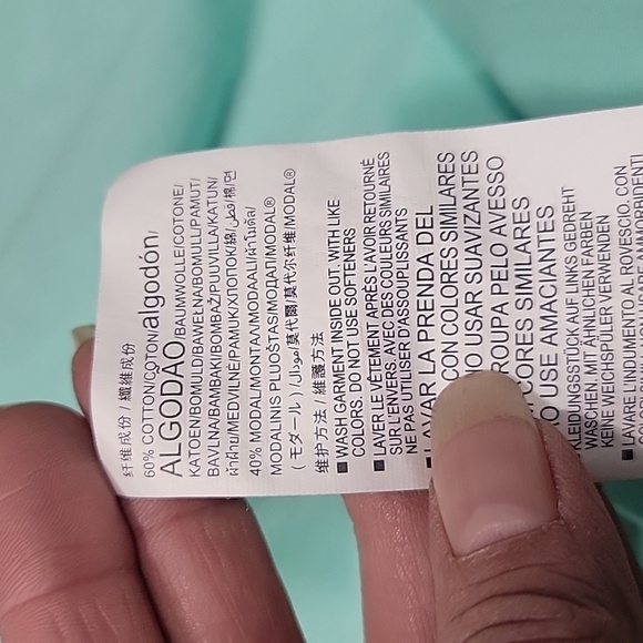 Under Armour Heat Gear Long Sleeve Shirt with Front and Back Logo, EUC - Picture 10 of 10